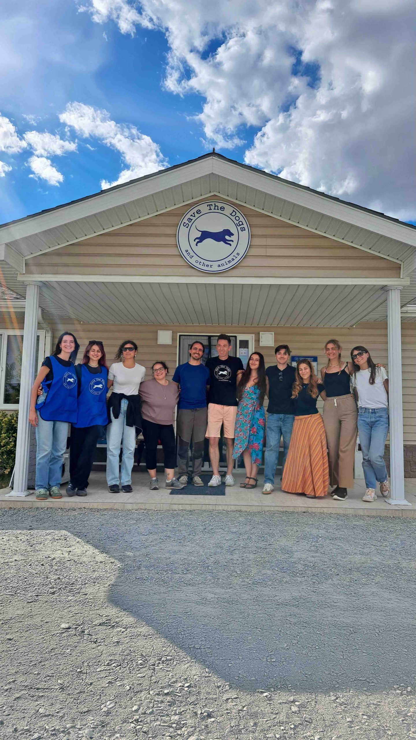 foto gruppo talent green world e team world - save the dogs